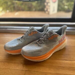 Women’s Hoka Clifton 9, size 10.5 B